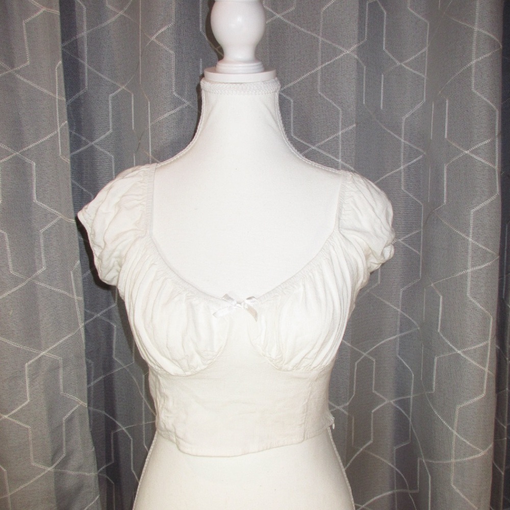 Lottie Moss Elegant White Cropped Top with Bow